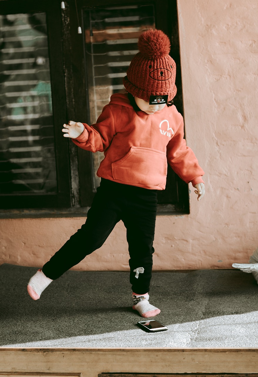 entdecken sie unsere bezaubernde kinderbekleidung, die komfort und stil vereint. von trendigen outfits bis hin zu klassischen stücken – finden sie die perfekte garderobe für ihre kleinen!